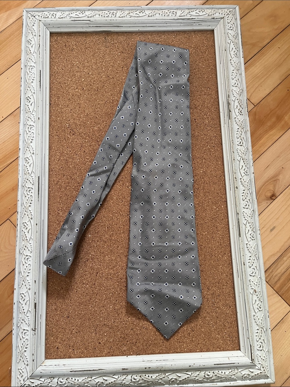 Classic Gray Geometric Men's Tie - Versatile Office Style